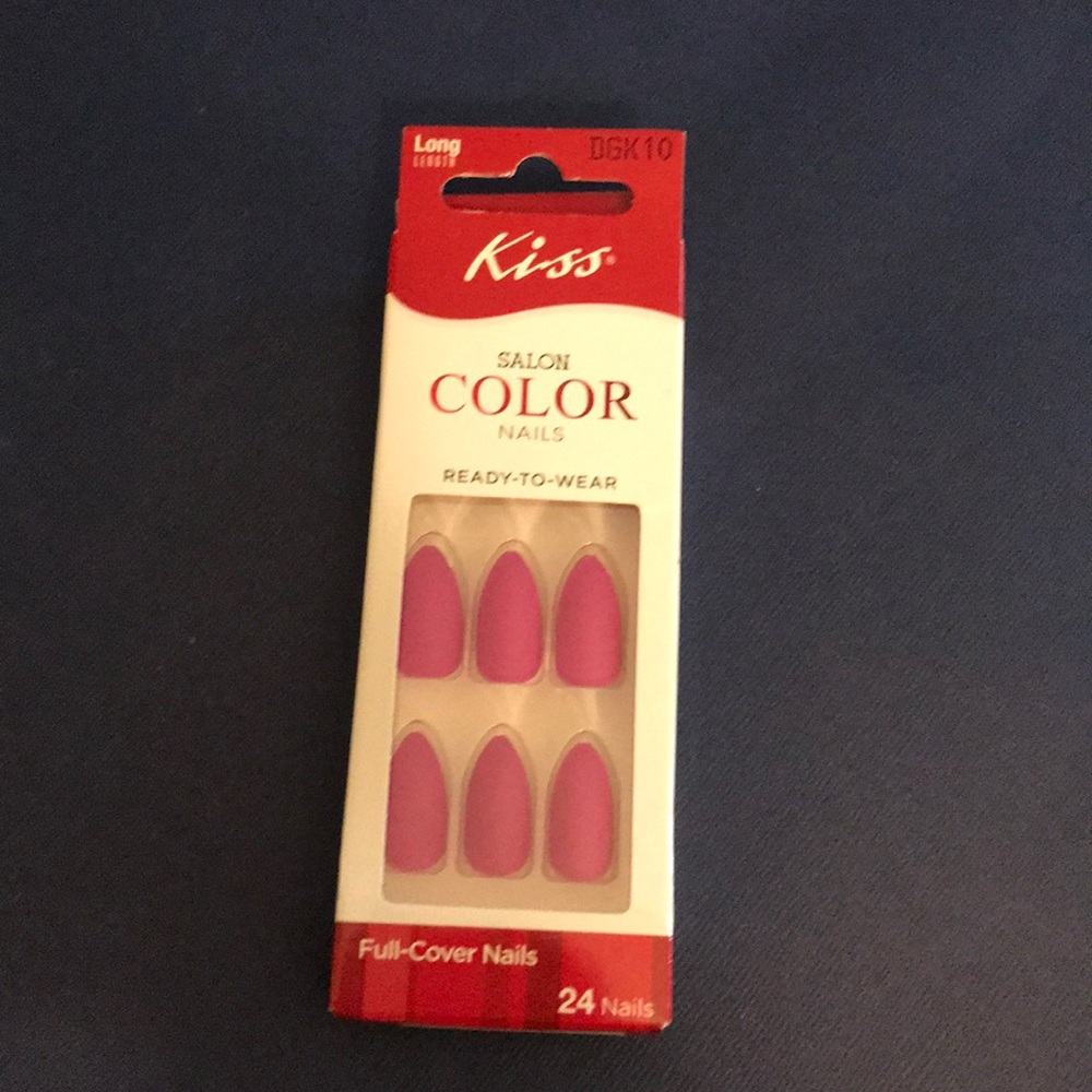 🔥🔥🔥. 2/$13. 🔥🔥🔥 Kiss Salon Color Nails & Glue - Picture 1 of 3